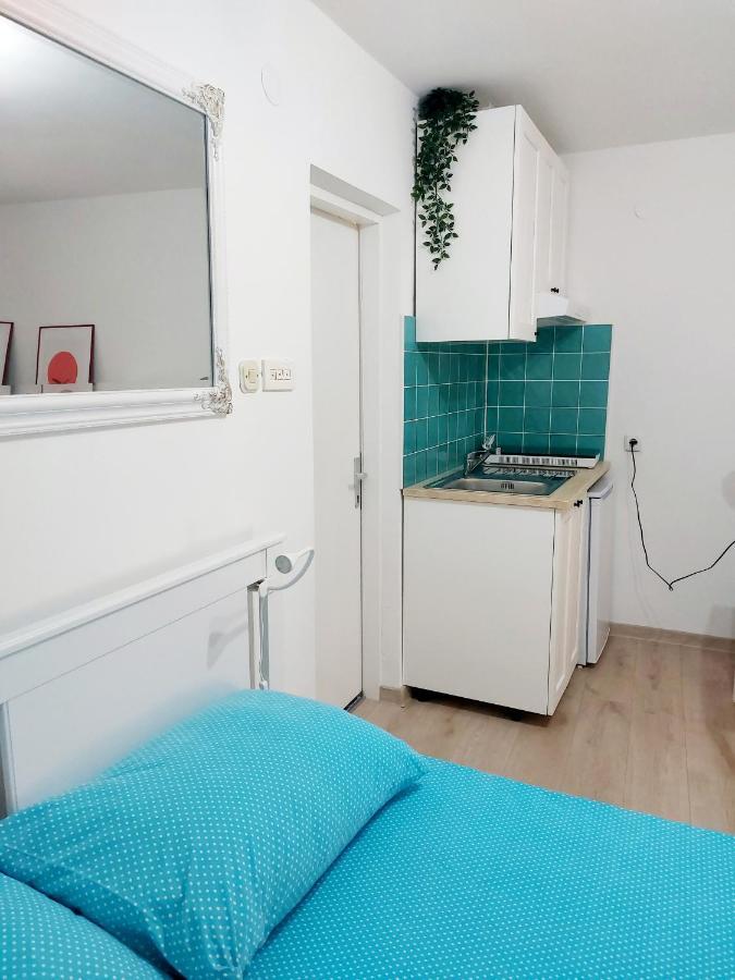 Sha La La - Charming, Unique Studio In A Historic Building Next To A Castle, Wifi, Smart Tv, Washer-Dryer Bakar Exteriör bild