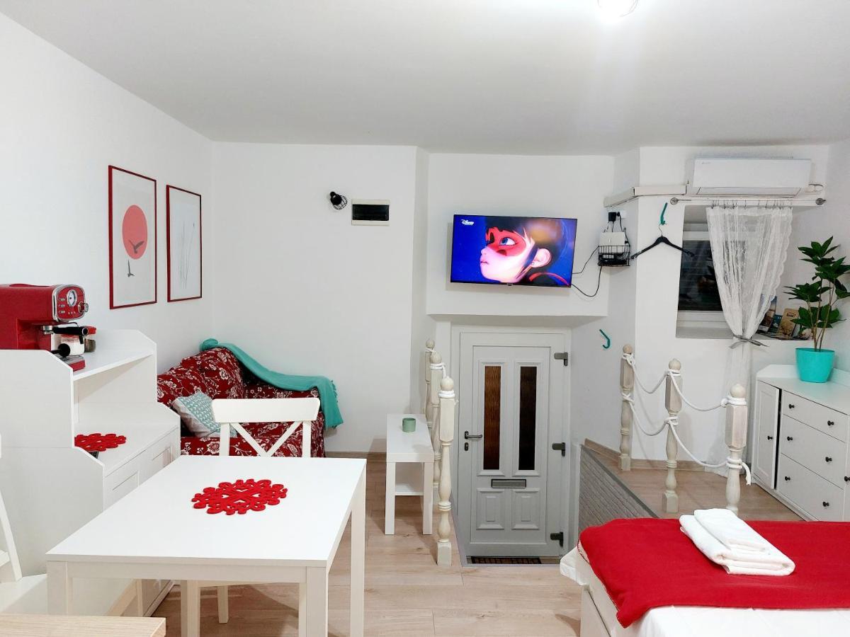 Sha La La - Charming, Unique Studio In A Historic Building Next To A Castle, Wifi, Smart Tv, Washer-Dryer Bakar Exteriör bild