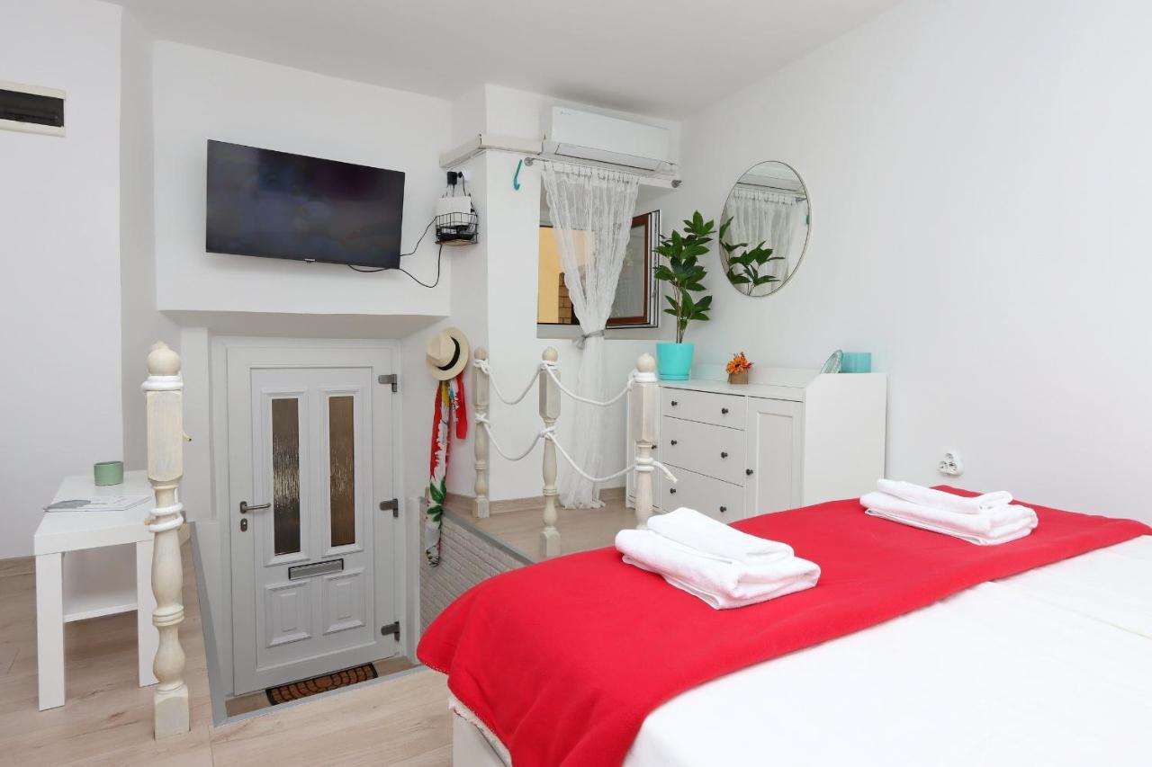 Sha La La - Charming, Unique Studio In A Historic Building Next To A Castle, Wifi, Smart Tv, Washer-Dryer Bakar Exteriör bild