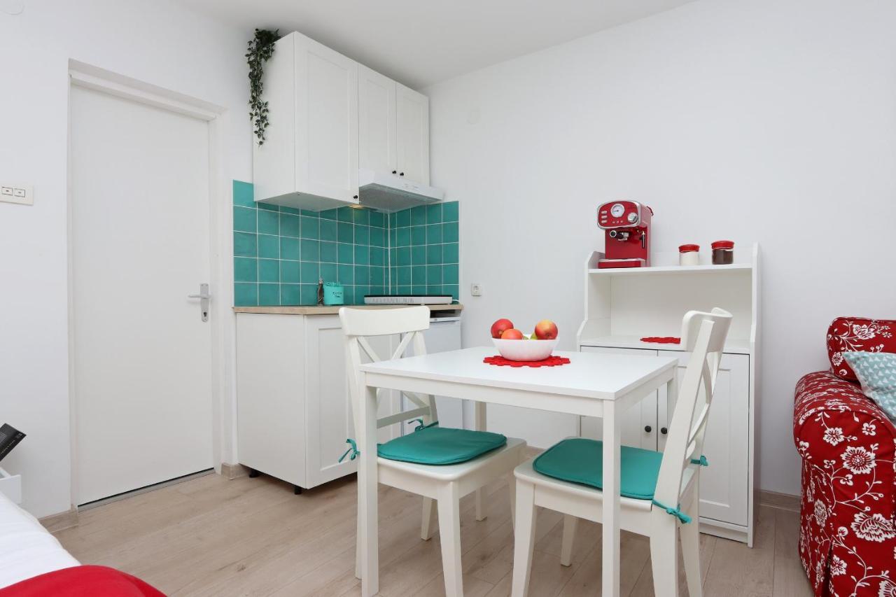 Sha La La - Charming, Unique Studio In A Historic Building Next To A Castle, Wifi, Smart Tv, Washer-Dryer Bakar Exteriör bild