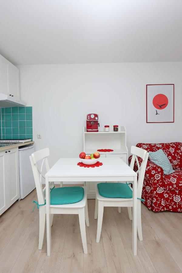 Sha La La - Charming, Unique Studio In A Historic Building Next To A Castle, Wifi, Smart Tv, Washer-Dryer Bakar Exteriör bild