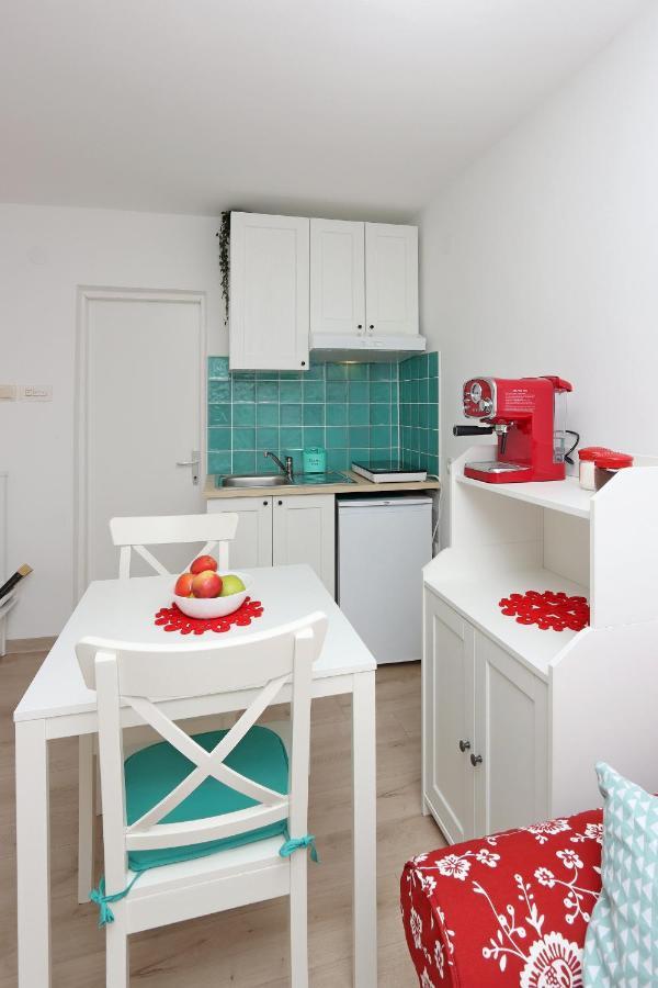 Sha La La - Charming, Unique Studio In A Historic Building Next To A Castle, Wifi, Smart Tv, Washer-Dryer Bakar Exteriör bild